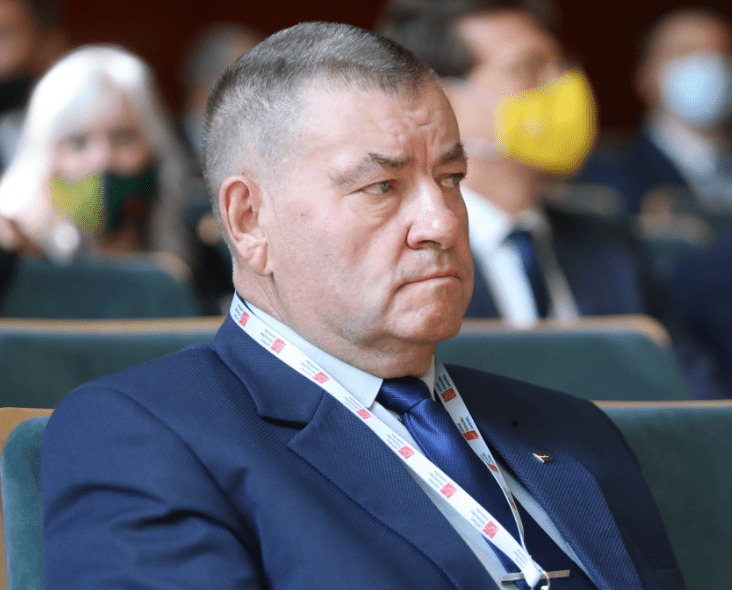 Политические интриги: глава Елгавского края уходит с поста из-за саботажа коллег