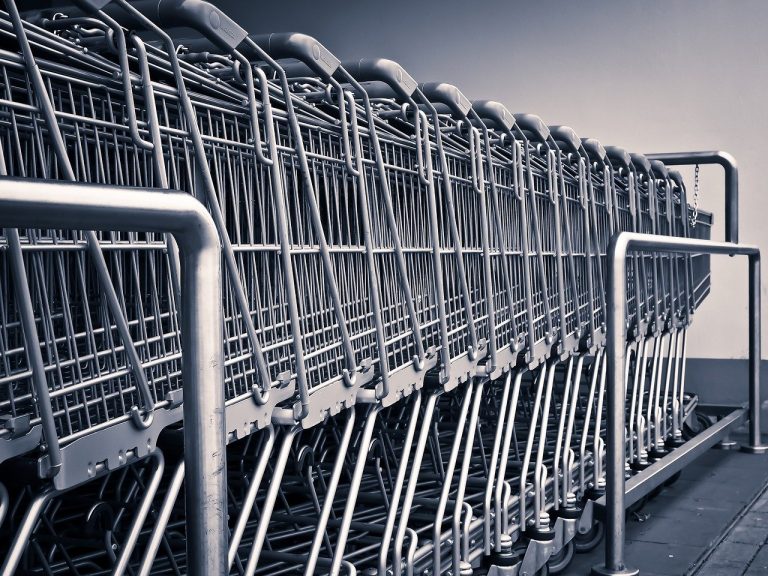 ReTV: большие магазины переходят на работу в «красный» режим