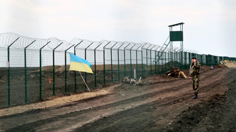 Украина отгородится от России противотранспортными рвами