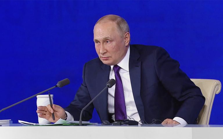 Путин призвал Запад дать гарантии безопасности России