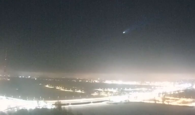 В небе над Латвией вспыхнул болид