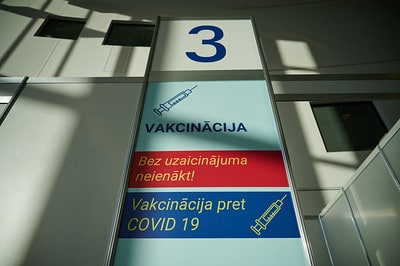 На рождественской неделе темпы вакцинации против COVID-19 снизились на треть