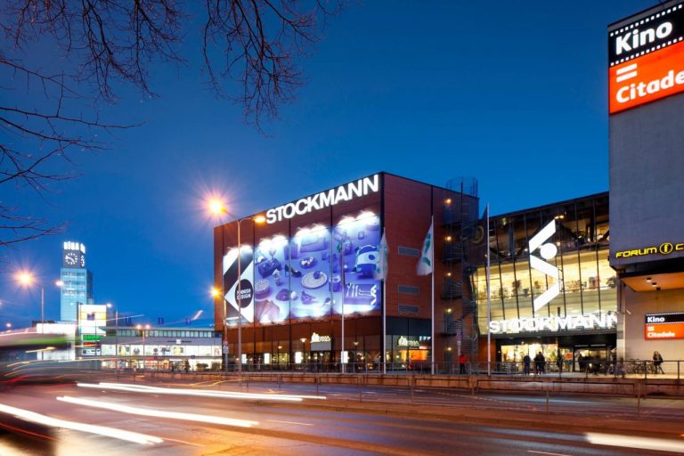 Stockmann продал торговые центры в Риге и Таллинне