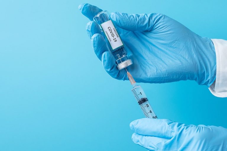 Завадска: трехмесячный интервал между вакцинами от COVID-19 для детей установлен из осторожности