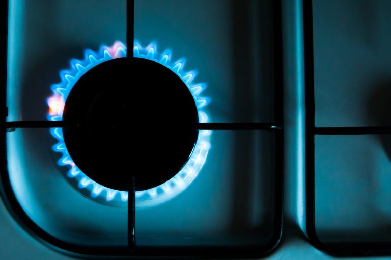 В Европе газ подешевел почти до $1000