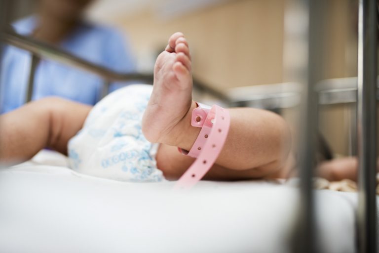В Бразилии младенцы по ошибке получили вакцину от COVID-19, их госпитализировали