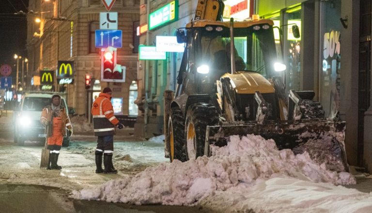 21 административное дело Гобземса, Адамсонса выдадут для уголовного преследования, с улиц Риги вывезено рекордное количество снега и другие новости