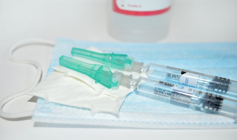 SPKC: у реквакцинированных риск смерти от COVID в 24 раза ниже