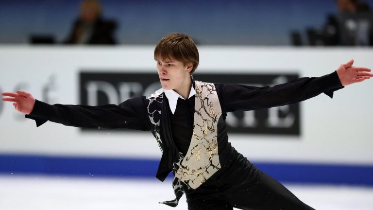 Латвийский фигурист Васильев стал бронзовым призером чемпионата Европы