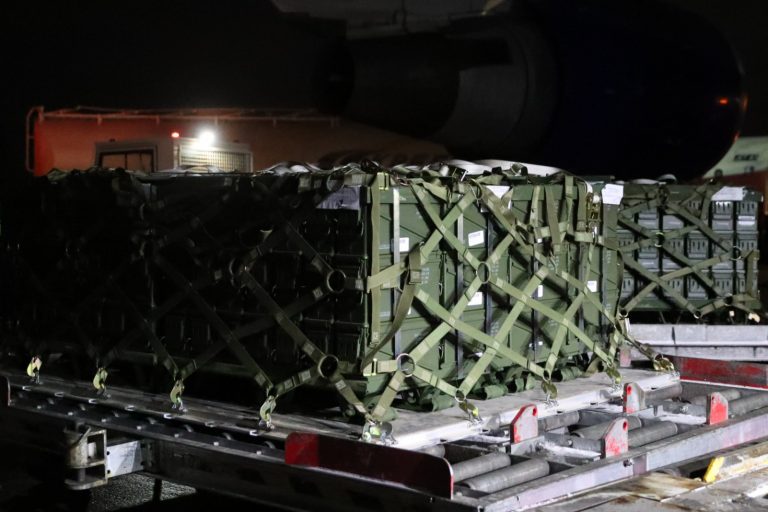 В Киев доставлена партия летального оружия из США