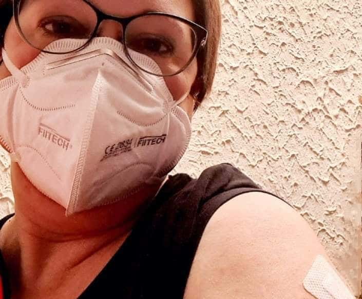 Глава «скорой» просит следовать ее примеру и сделать бустерную вакцину