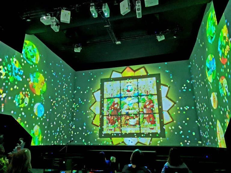Погружение в «Удивительный мир Гауди» стало доступно в Digital Art House