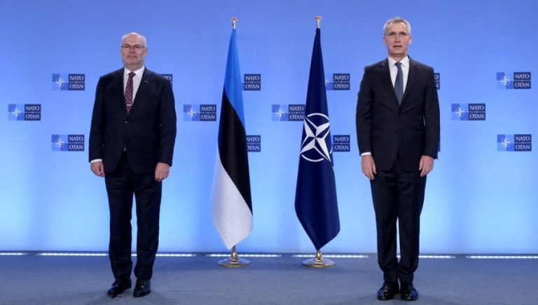 Президент Эстонии призвал усилить восточное крыло НАТО из-за украинского кризиса