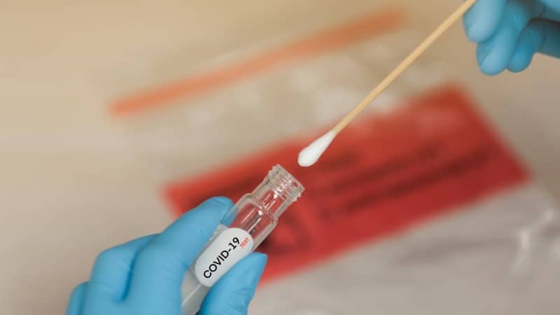 Тесты на COVID-19 для прибывающих в Литву без «зеленых паспортов» будут платными