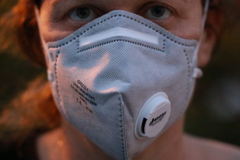 Число случаев заражения COVID-19 в мире превысило 295 миллионов