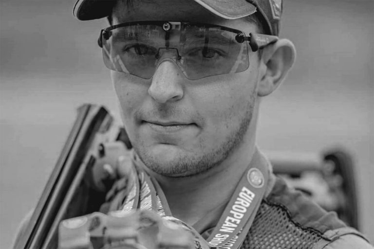 Чемпион по стендовой стрельбе погиб на охоте: случайно выстрелил себе в живот