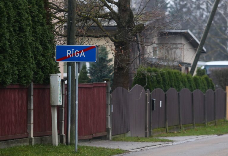 Рига «распределением инвестиций» сдерживает перевод бизнеса в малые города