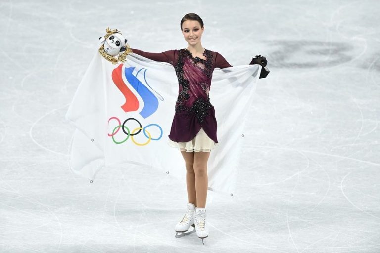 Фигуристка Щербакова выиграла олимпийское золото. Валиева заняла четвертое место