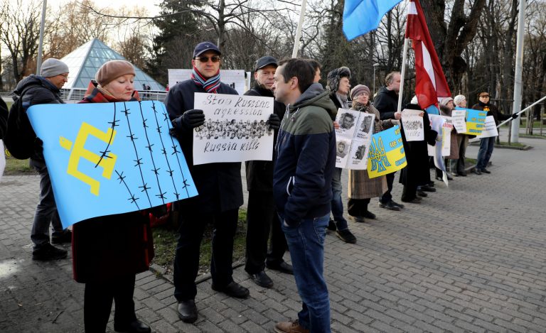 Жители Латвии ответили на вопрос, беспокоит ли их происходящее вокруг Украины