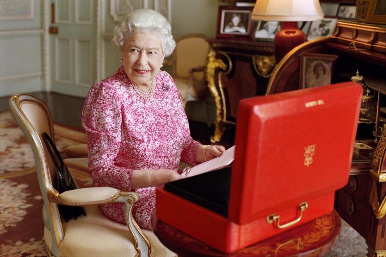 Великобритания отмечает 70-летие вступления на престол Елизаветы II