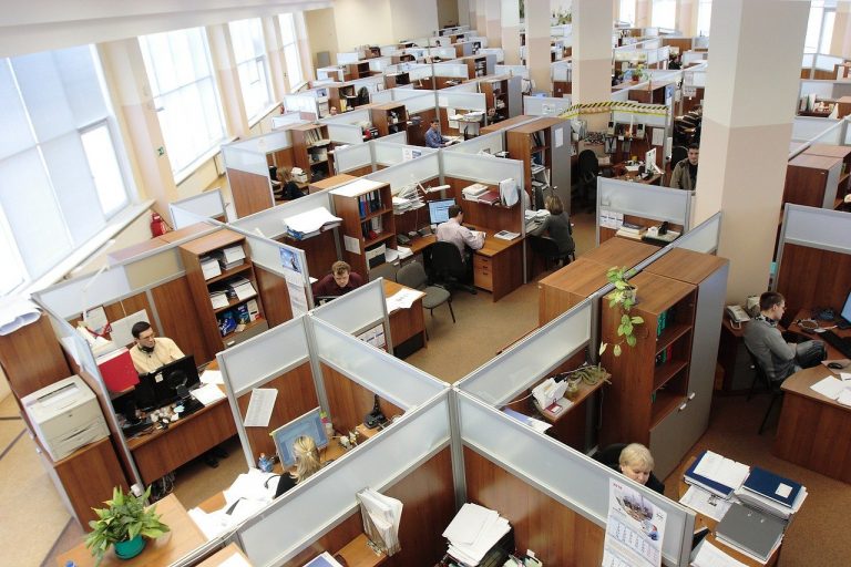 11% работодателей были вынуждены уволить хотя бы одного сотрудника из-за отсутствия ковид-сертификата