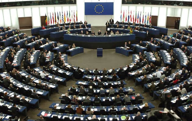 Европарламент рекомендует предоставить Украине статус кандидата в члены ЕС