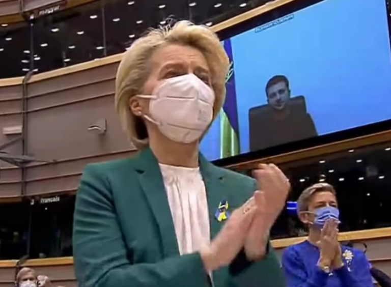 «Украина объединила ЕС ценой тысяч погибших»: Зеленский выступил по видеосвязи в Европарламенте