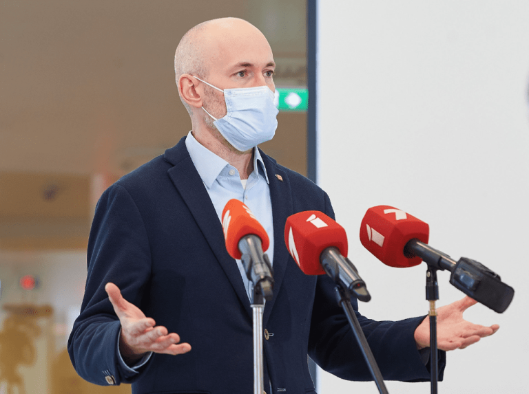 Павлютс: с 1 апреля будут сняты все COVID-ограничения, за некоторыми исключениями