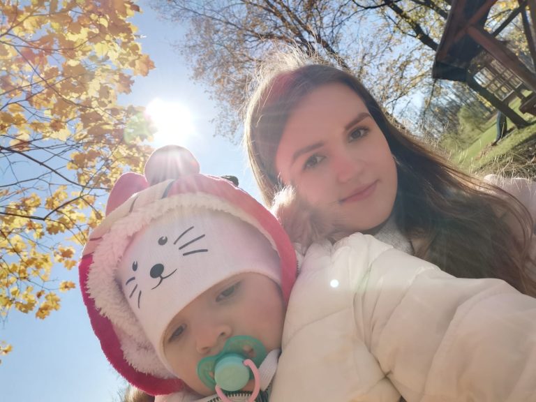 2-летней Вике из латгальского поселка Лоцики нужна помощь для оплаты операции в клинике в Польше.