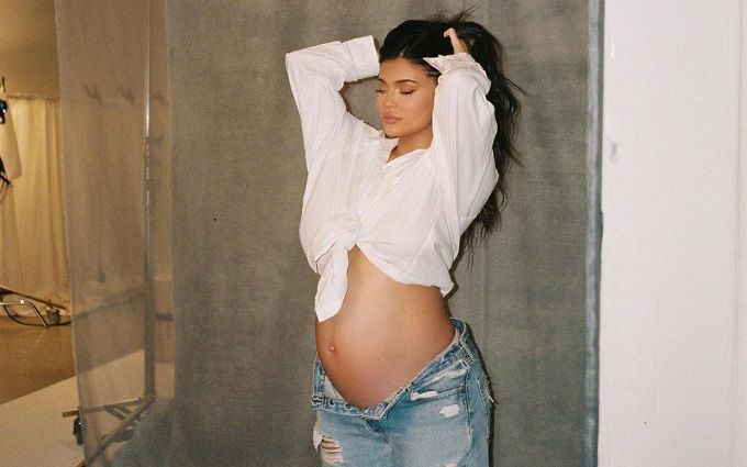 Кайли Дженнер недовольна новорожденным ребенком и решила его поменять