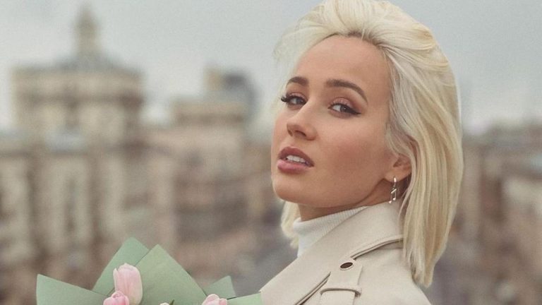 Клава Кока рассказала, как поддерживает идеальную красоту