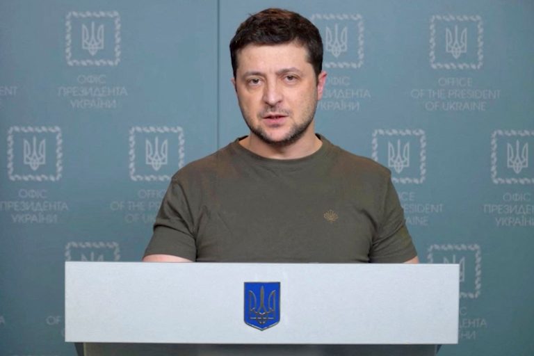Зеленский назвал слабой позицию НАТО о бесполетной зоне над Украиной