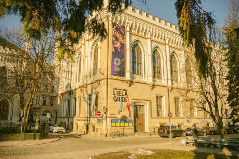 Суббота в Латвии будет солнечной. На следующей неделе похолодает
