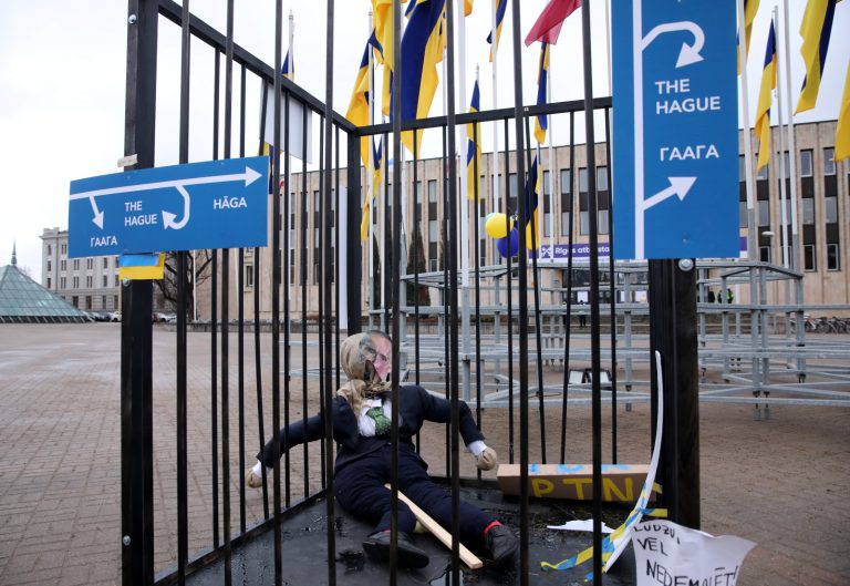 Россия утвердила список недружественных стран. Ринкевич назвал его «списком почета»