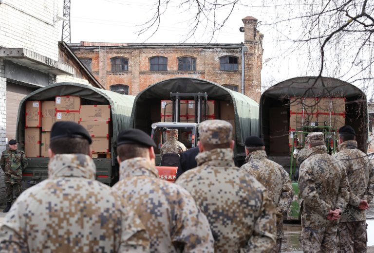 В больницах, портах, министерствах будут создаваться подразделения Земессардзе