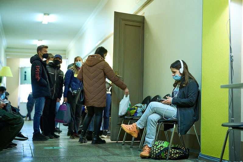 Вид на жительство в Латвии получили более 11 тысяч беженцев с Украины
