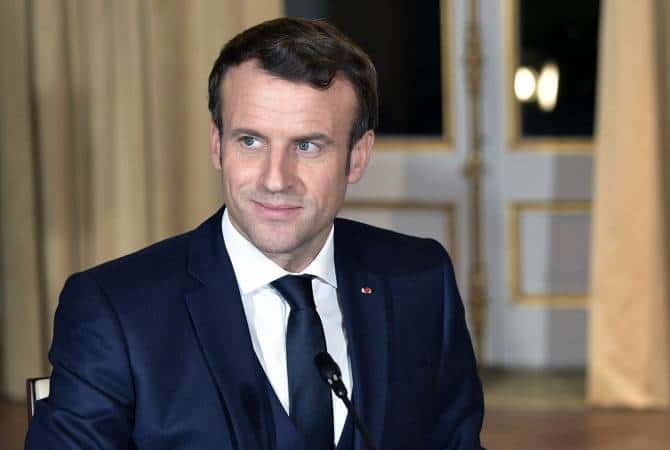Макрон лидирует в первом туре выборов президента Франции после подсчета 97% голосов