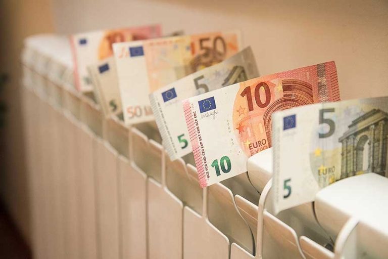 В Резекне «взлетят» цены на отопление — 159 евро в месяц вместо 30 евро
