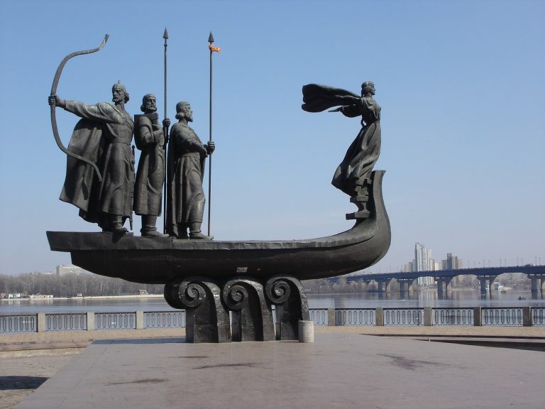 Неожиданный президентский вояж в Киев, в Вентспилсе не слышали о «латвийской смеси», жители перестали смотреть TV  и другие новости