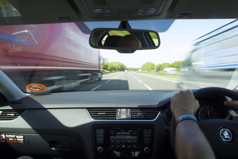 Latvijas auto: водителям 6000 фур придется искать работу в Европе