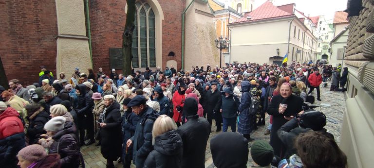 Крестный ход в Старой Риге. Молитвы о мире в Украине и мире, против абортов