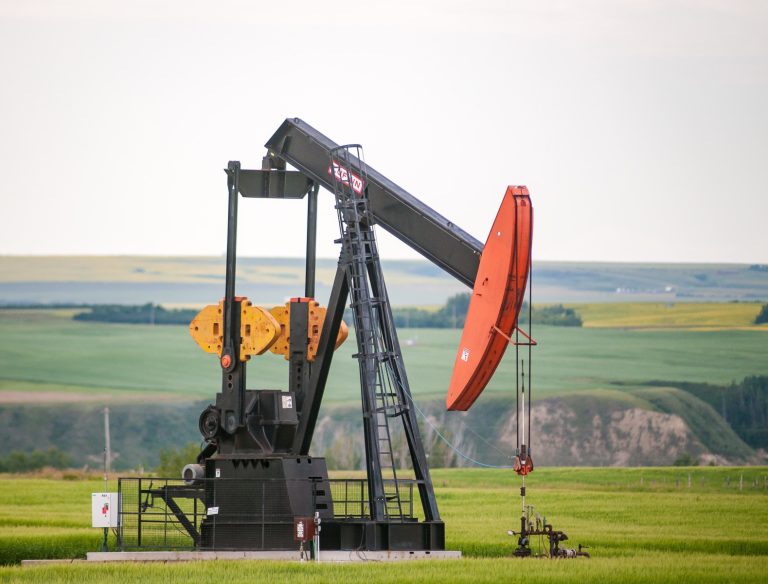 В Латвии до конца года объявлен энергетический кризис по поставкам нефтепродуктов