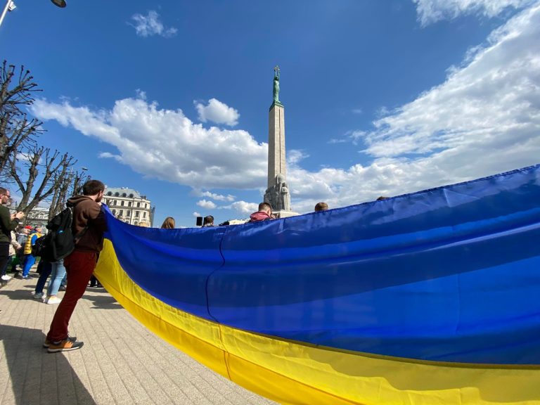 Латвийским школьникам прочтут лекции по дезинформации в военное время