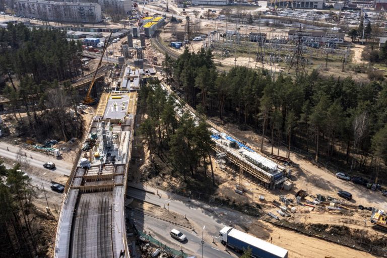 Из-за роста цен работы по строительству путепровода в Саркандаугаве остановлены