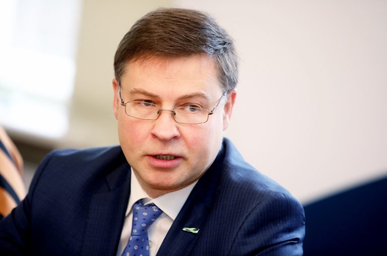 Домбровскис: война на Украине вызовет в ЕС замедление развития экономики, но не рецессию