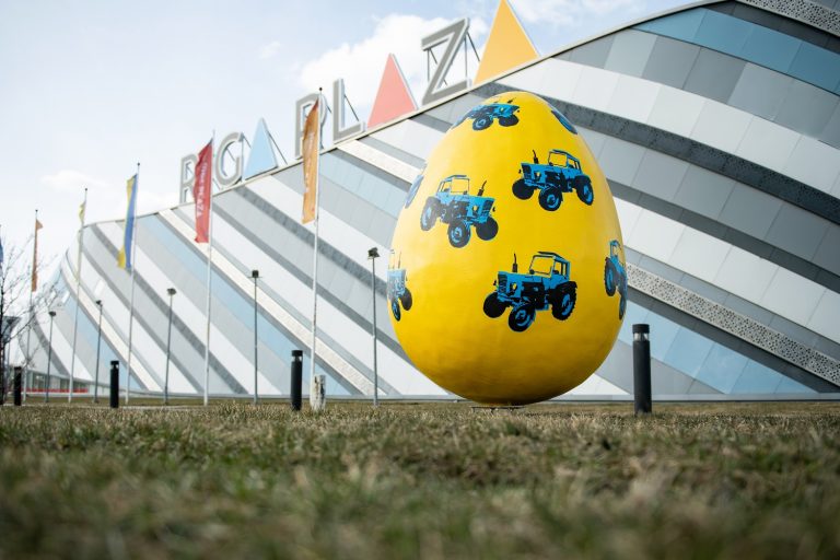 Возле «Rīga Plaza» открылся «Сад земных наслаждений»