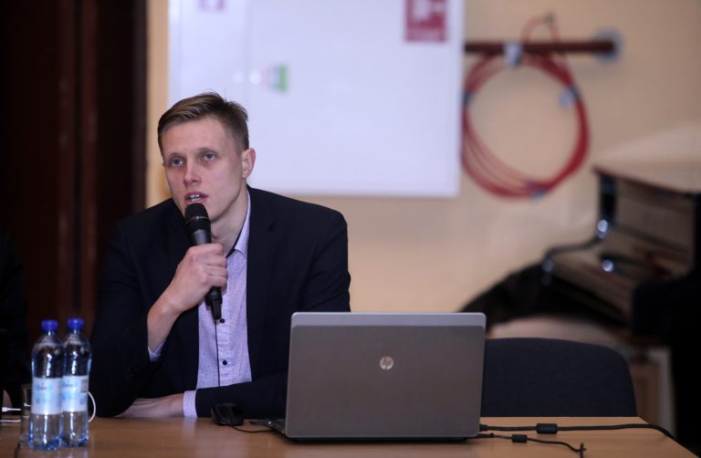 Депутат от Нацблока: в Латвии не следует жить людям, которые ее ненавидят