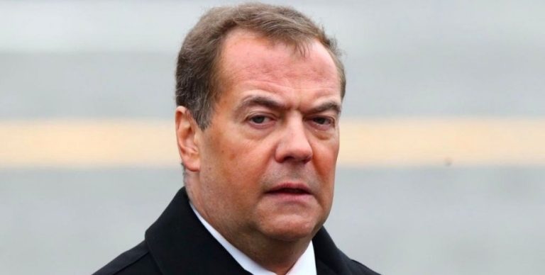 Дмитрий Медведев сделал «Совсем не прогноз» о последствиях антироссийских санкций для всего мира