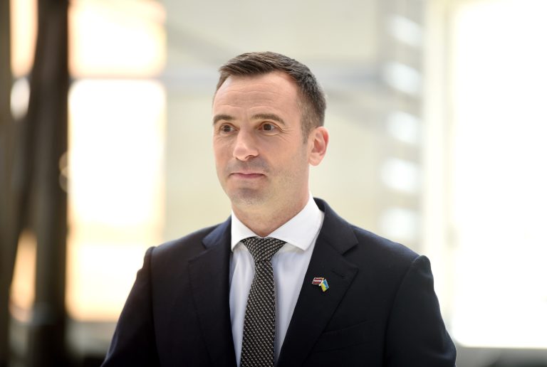 Стакис заявил, что демонтаж памятника должен начаться в этом году
