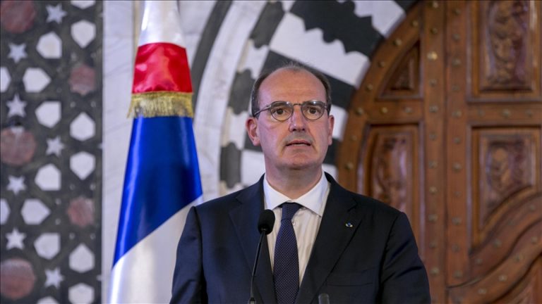 Премьер Франции подал в отставку